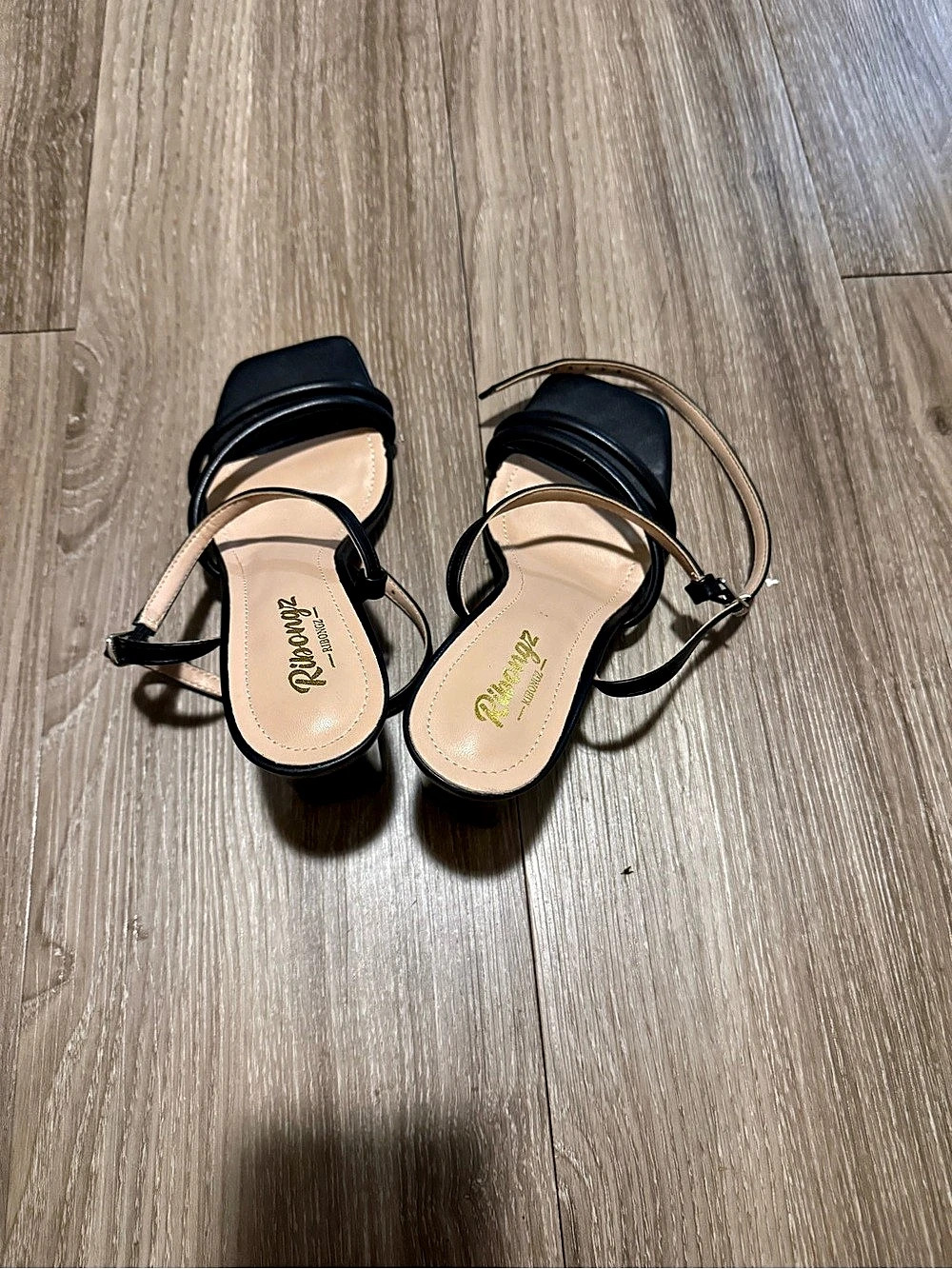Reneeze Black Ankle Strap Heels Like New